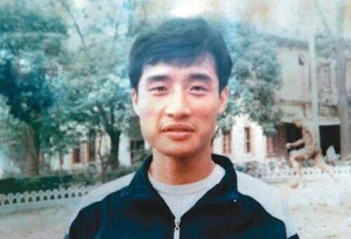 开云登录入口地址-兴宁一县六国脚之一，1989年世预赛国足主力，广东队后卫张小文