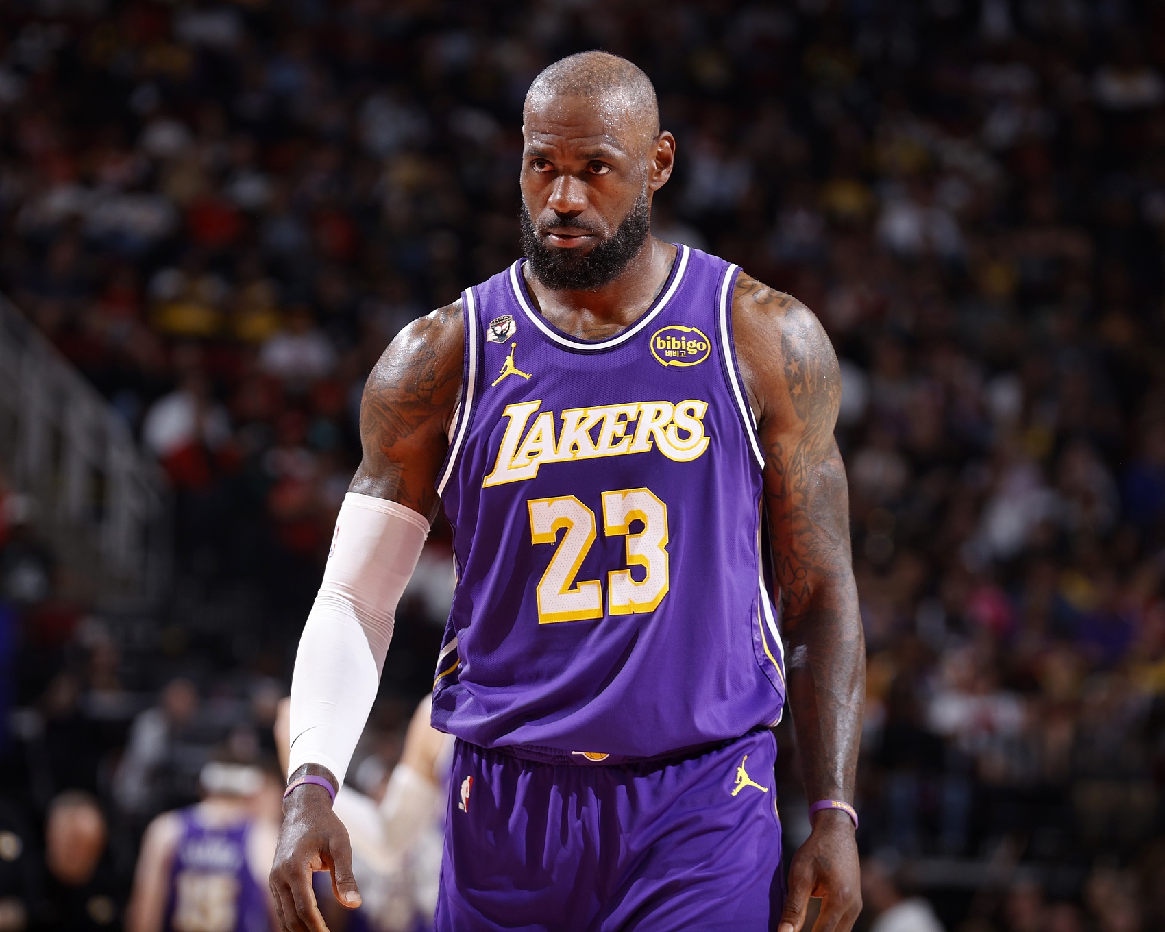 开云体育官方下载-A·史密斯：湖蜜永远无法像骑蜜那样爱戴老詹 他不是科比&amp;魔术师